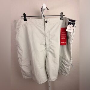 Wrangler ATG All Terrain Gear Cargo Shorts – Size 44 – NWT